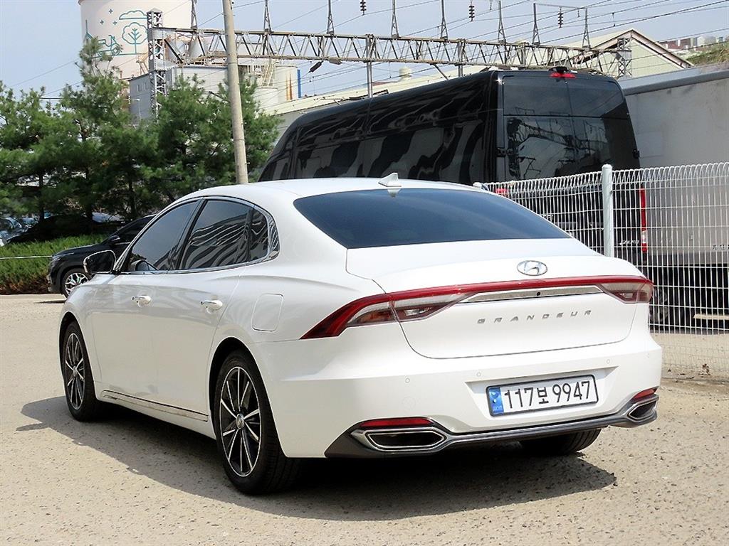 HYUNDAI Grandeur - Vista 3