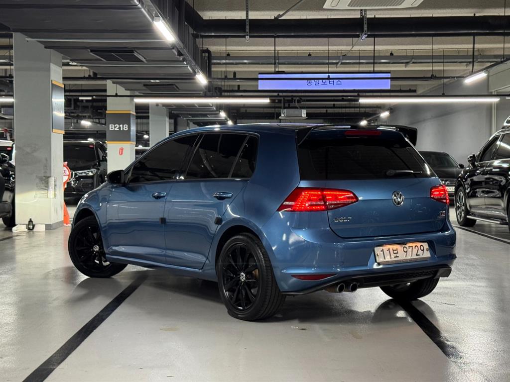 Volkswagen Golf - Vista 2
