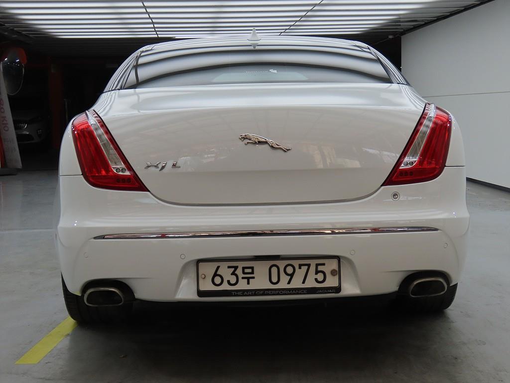 Jaguar XJ - Vista 3