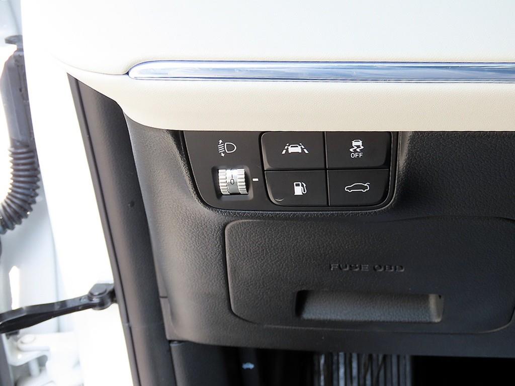 HYUNDAI Grandeur - Vista 12