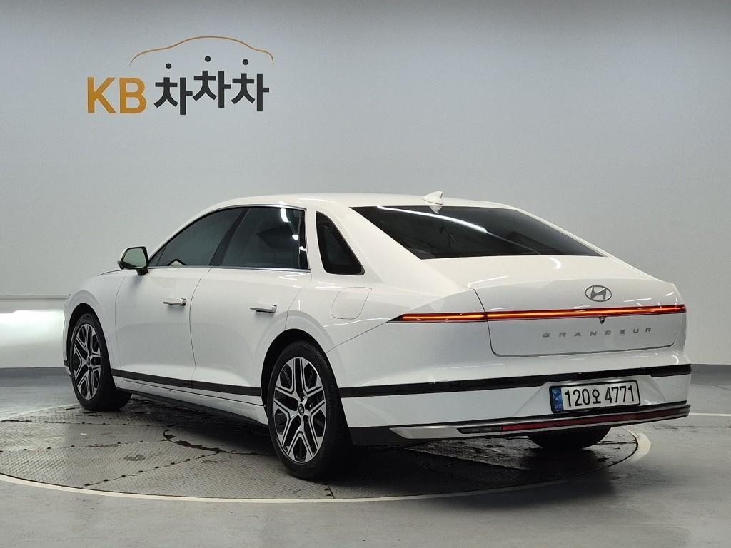 HYUNDAI Grandeur - Vista 2