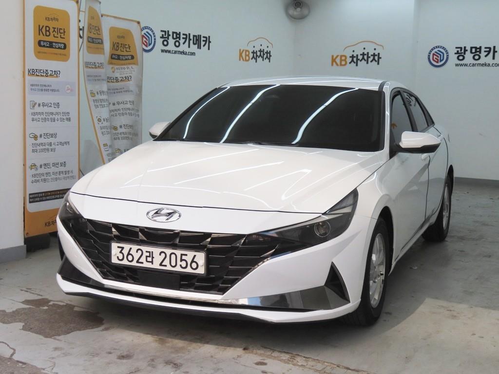 HYUNDAI Avante - Vista 2