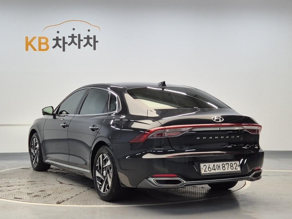 HYUNDAI Grandeur - Vista 2