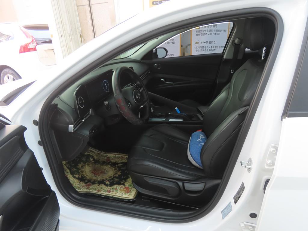 HYUNDAI Avante - Vista 5