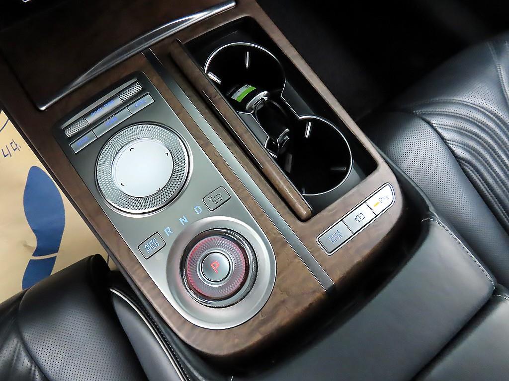 Genesis G80 - Vista 10