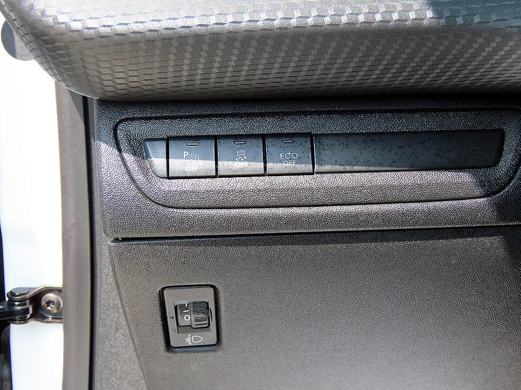 Peugeot 208 - Vista 12