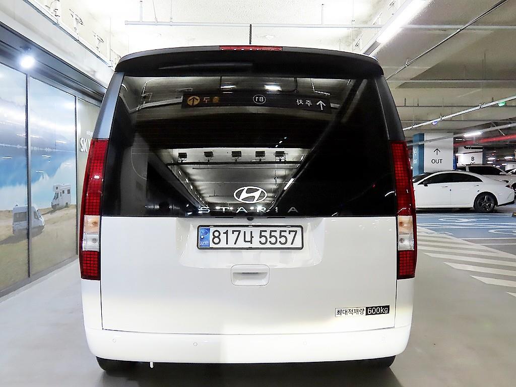 HYUNDAI Staria - Vista 5