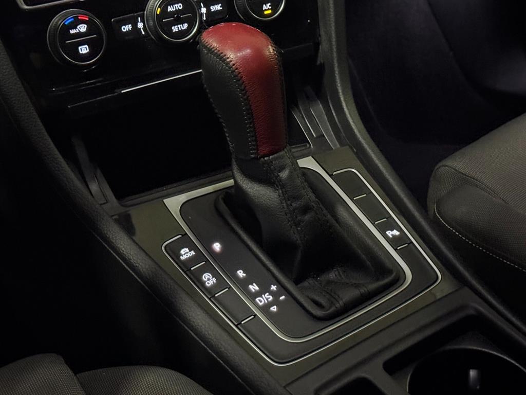 Volkswagen Golf - Vista 11