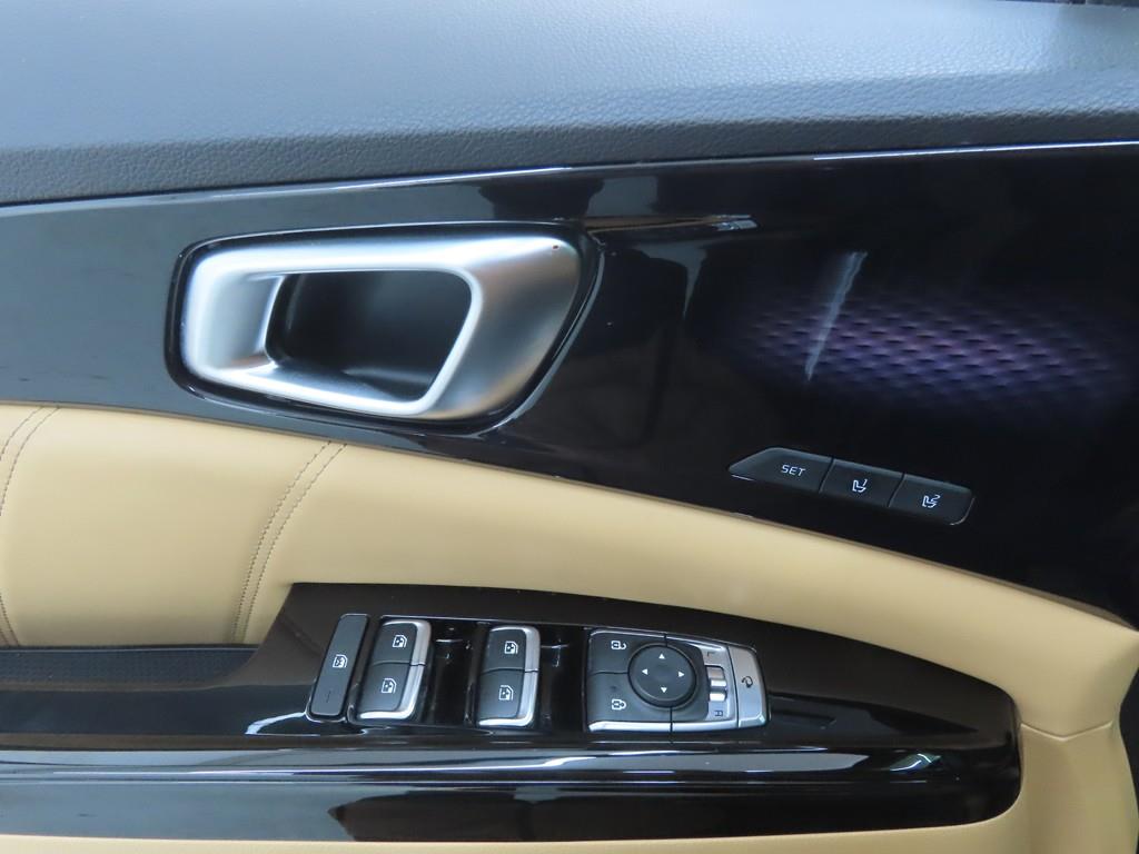 KIA Carnival - Vista 9