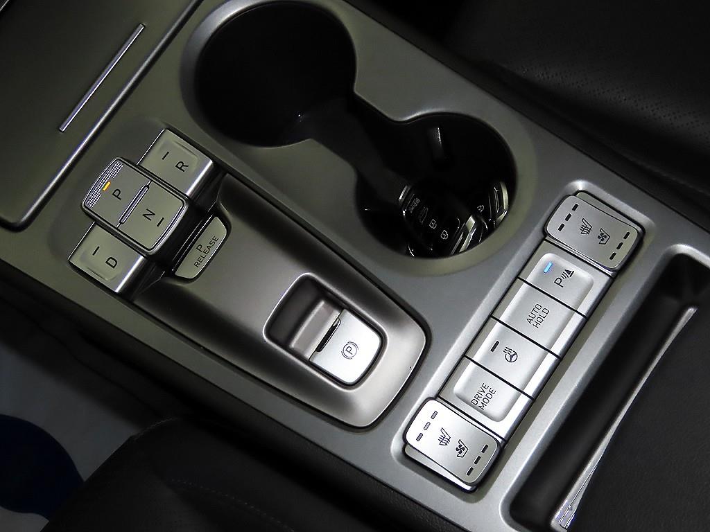 HYUNDAI Kona - Vista 12