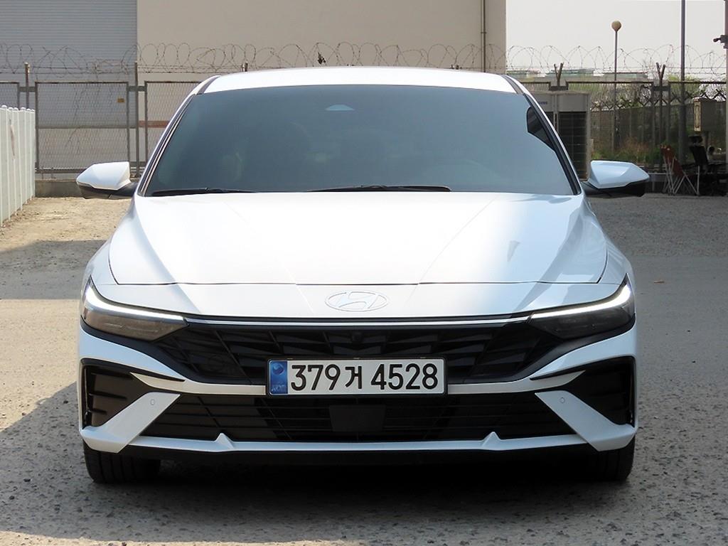 HYUNDAI Avante 2026 Blanco - Importación desde Corea - HF Imports Iquique - Foto 1