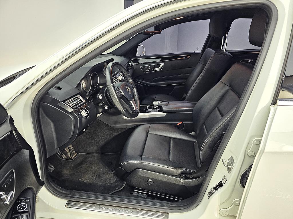 Mercedes Benz E class - Vista 8