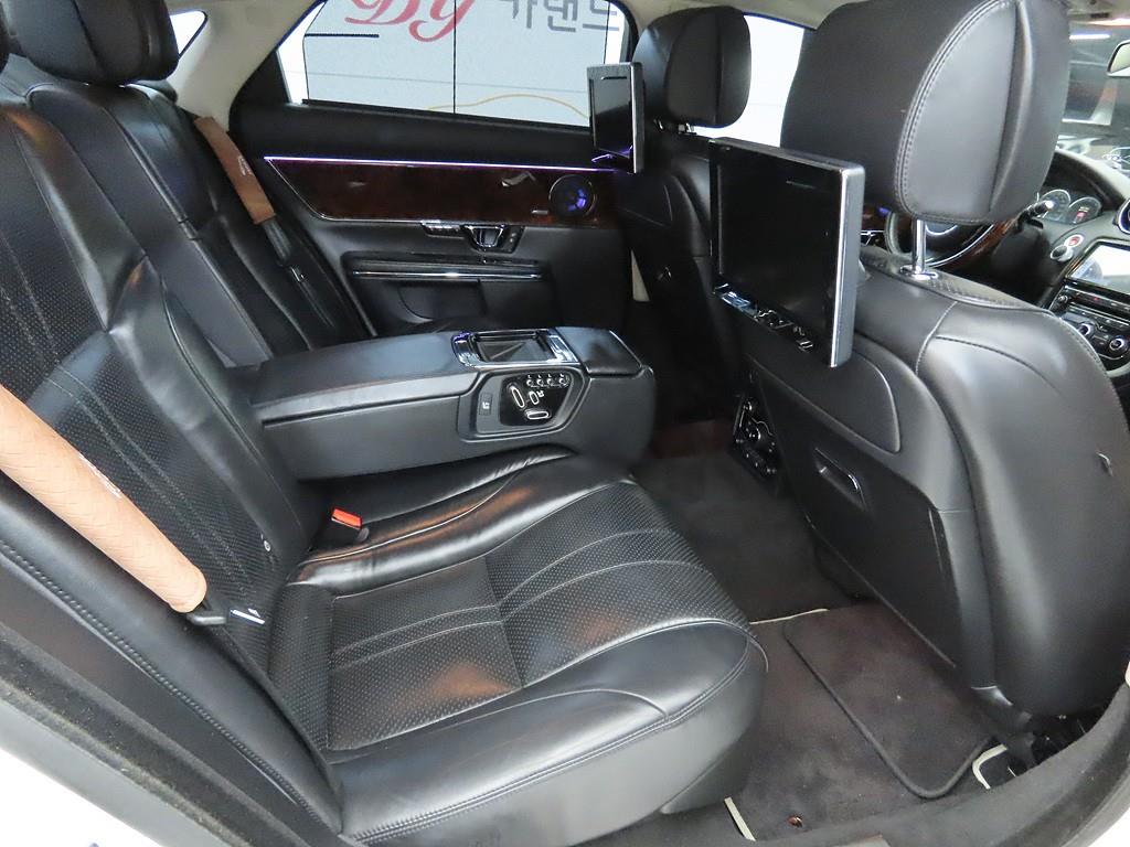 Jaguar XJ - Vista 6