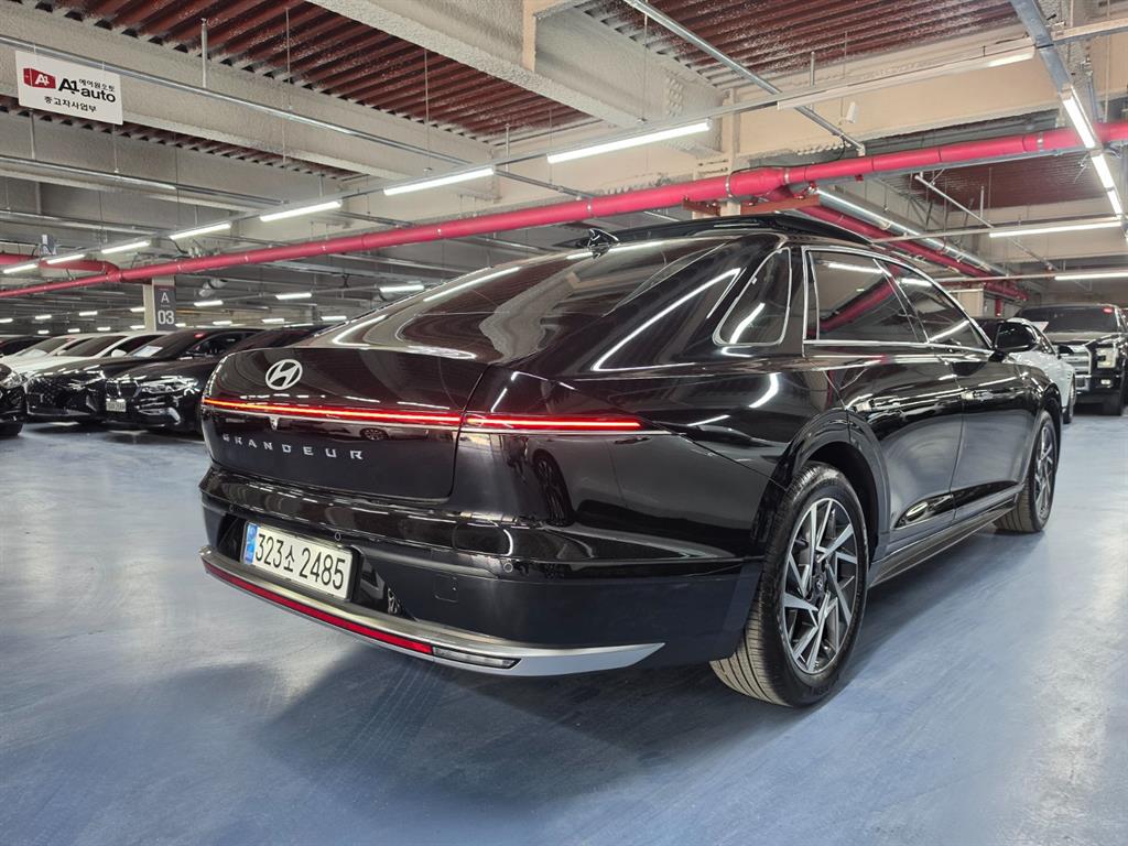 HYUNDAI Grandeur - Vista 2