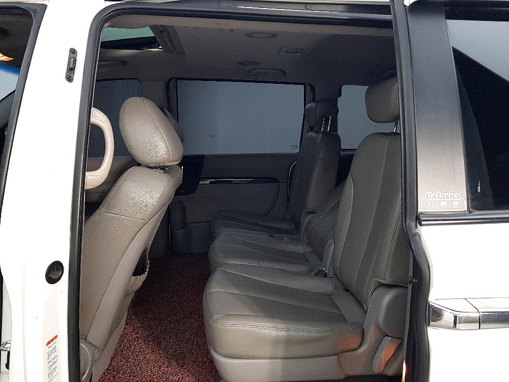 KIA Carnival - Vista 9