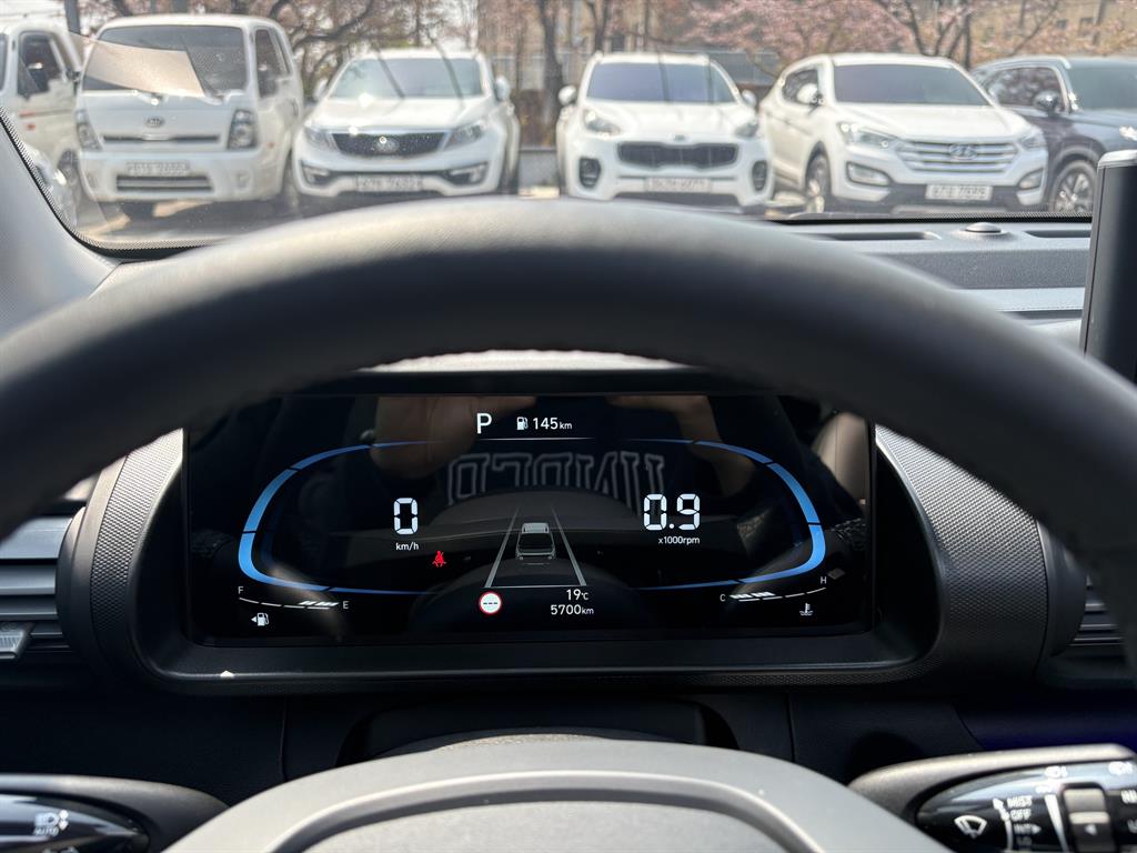 HYUNDAI Casper - Vista 6