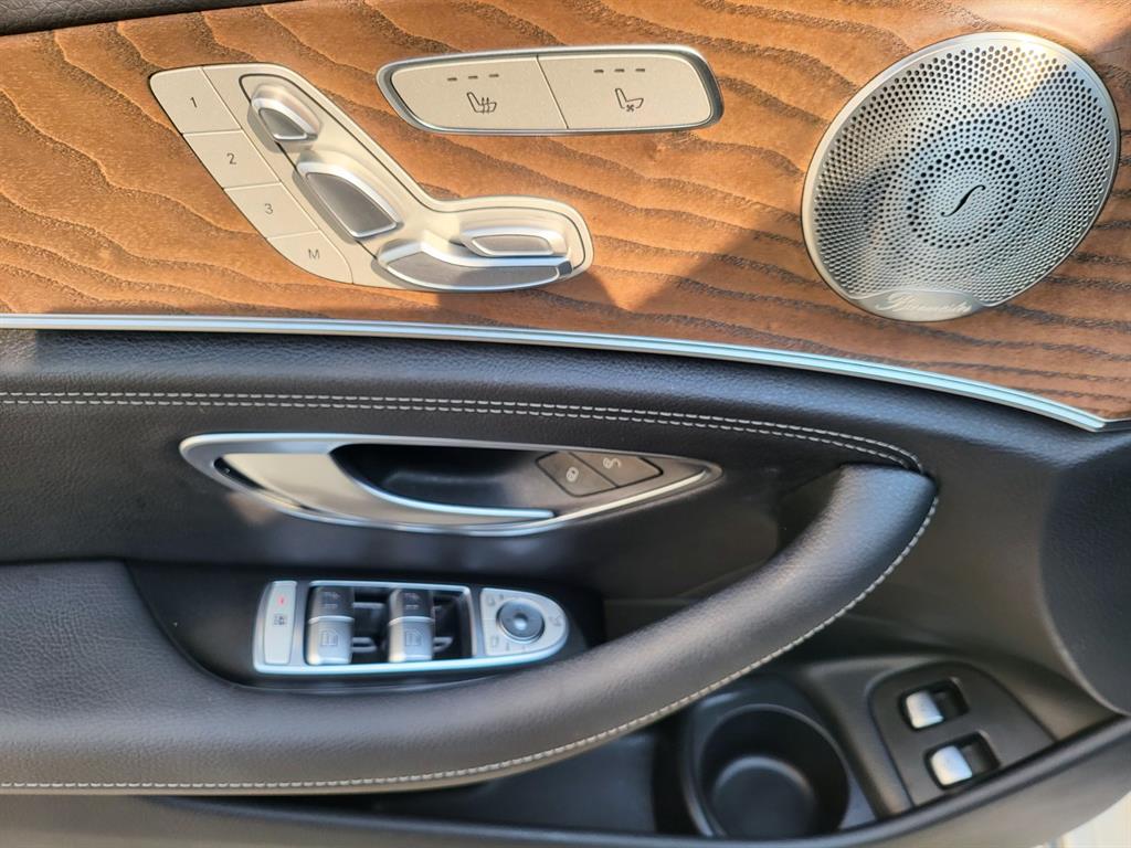 Mercedes Benz E class - Vista 12