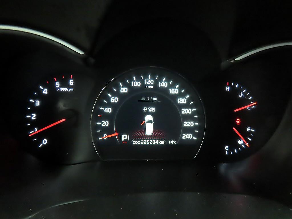 KIA Sorento - Vista 8