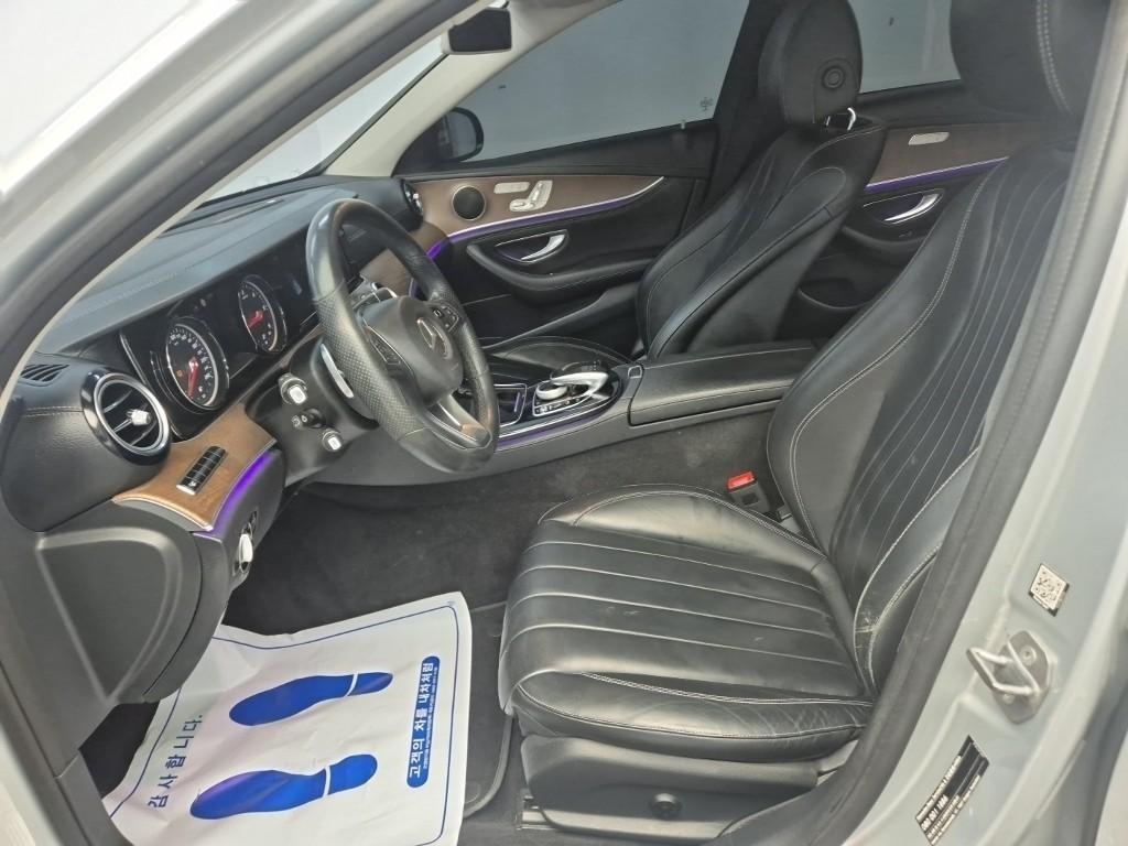 Mercedes Benz E class - Vista 11