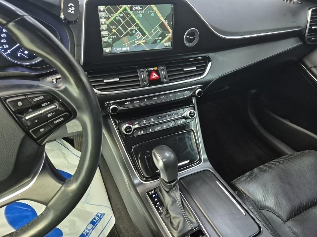 HYUNDAI Grandeur - Vista 10