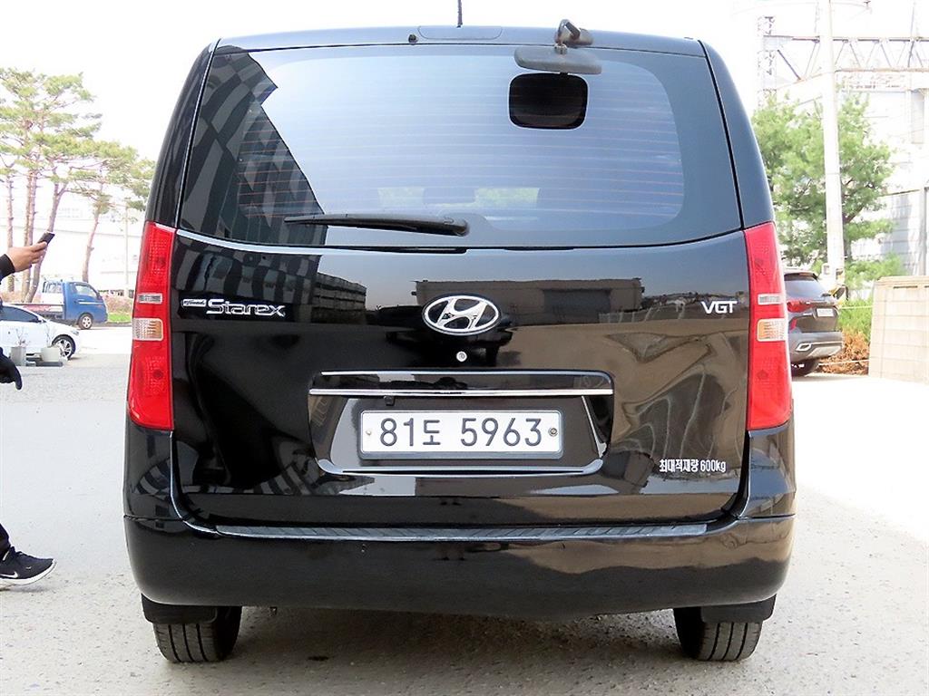 HYUNDAI Starex - Vista 4