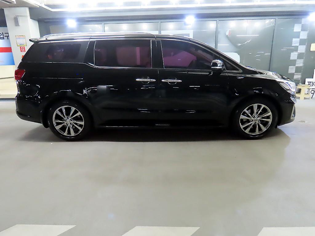 KIA Carnival - Vista 3
