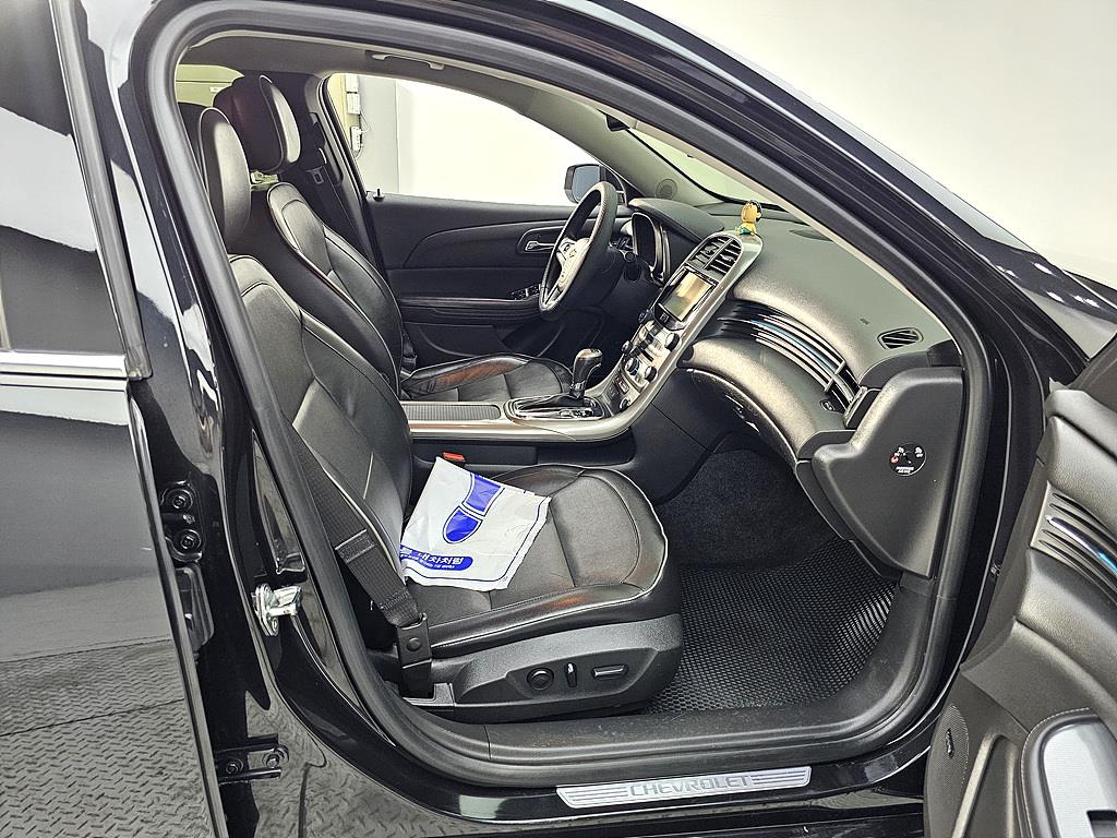 Chevrolet Malibu - Vista 11