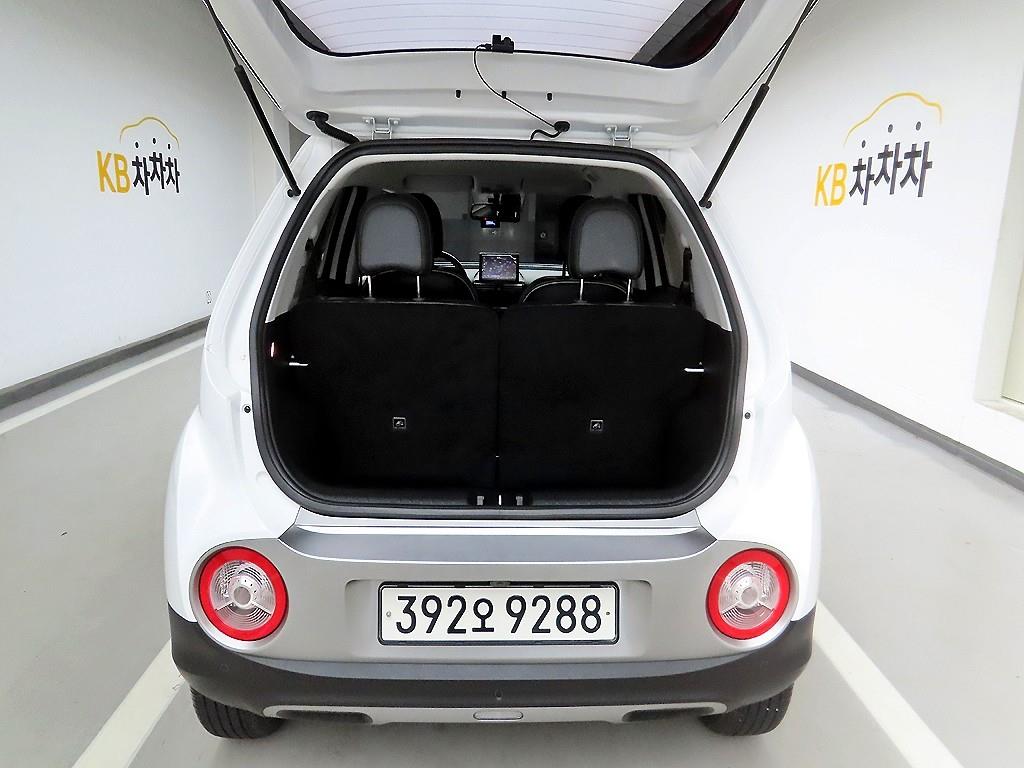 HYUNDAI Casper - Vista 5