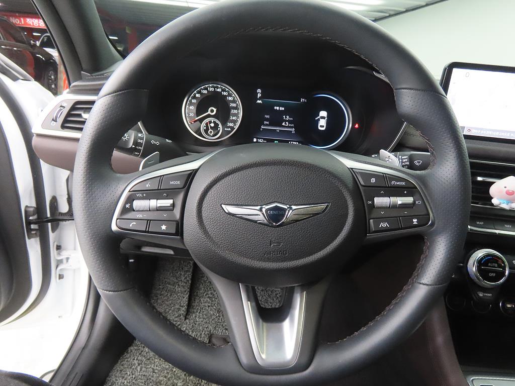 Genesis G70 - Vista 8