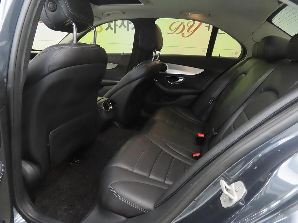 Mercedes Benz C Class - Vista 6