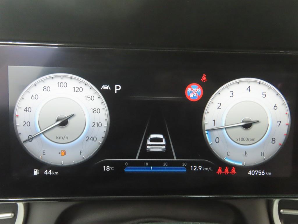 HYUNDAI Avante - Vista 8