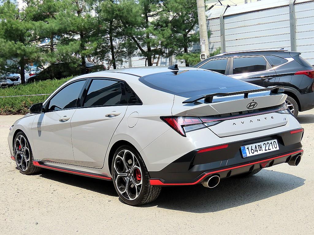 HYUNDAI Avante - Vista 3