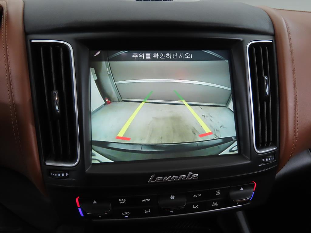 Maserati Levante - Vista 10