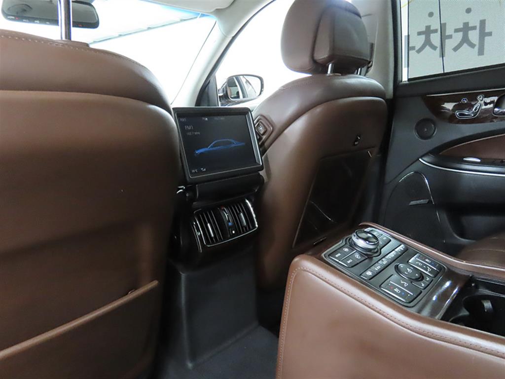 HYUNDAI Equus - Vista 12