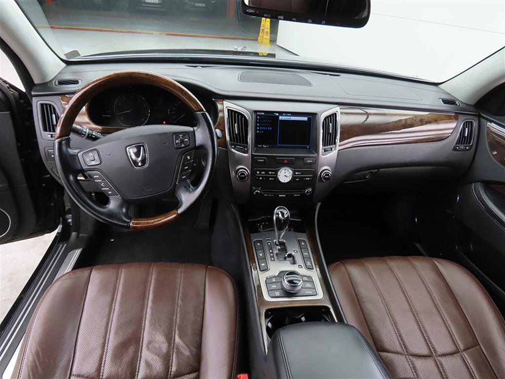 HYUNDAI Equus - Vista 7