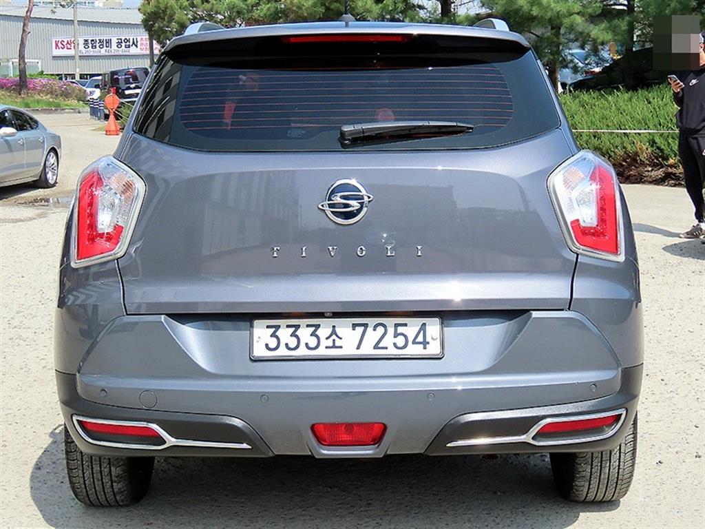 Ssangyong Tivoli - Vista 4