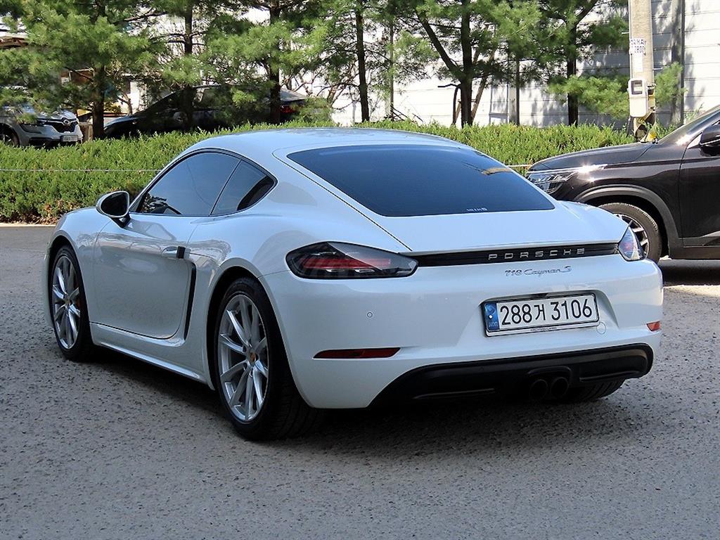 Porsche 718 - Vista 3