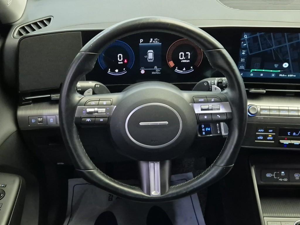 HYUNDAI Kona - Vista 9