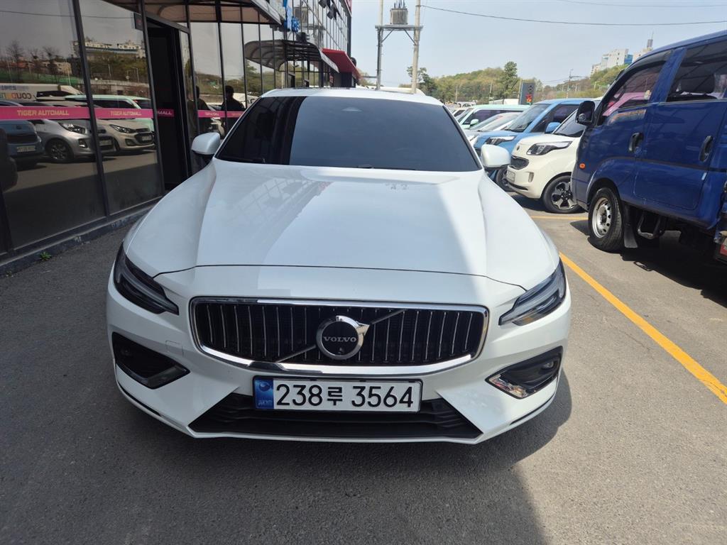 Volvo S60 2024 Blanco - Importación desde Corea - HF Imports Iquique - Foto 1