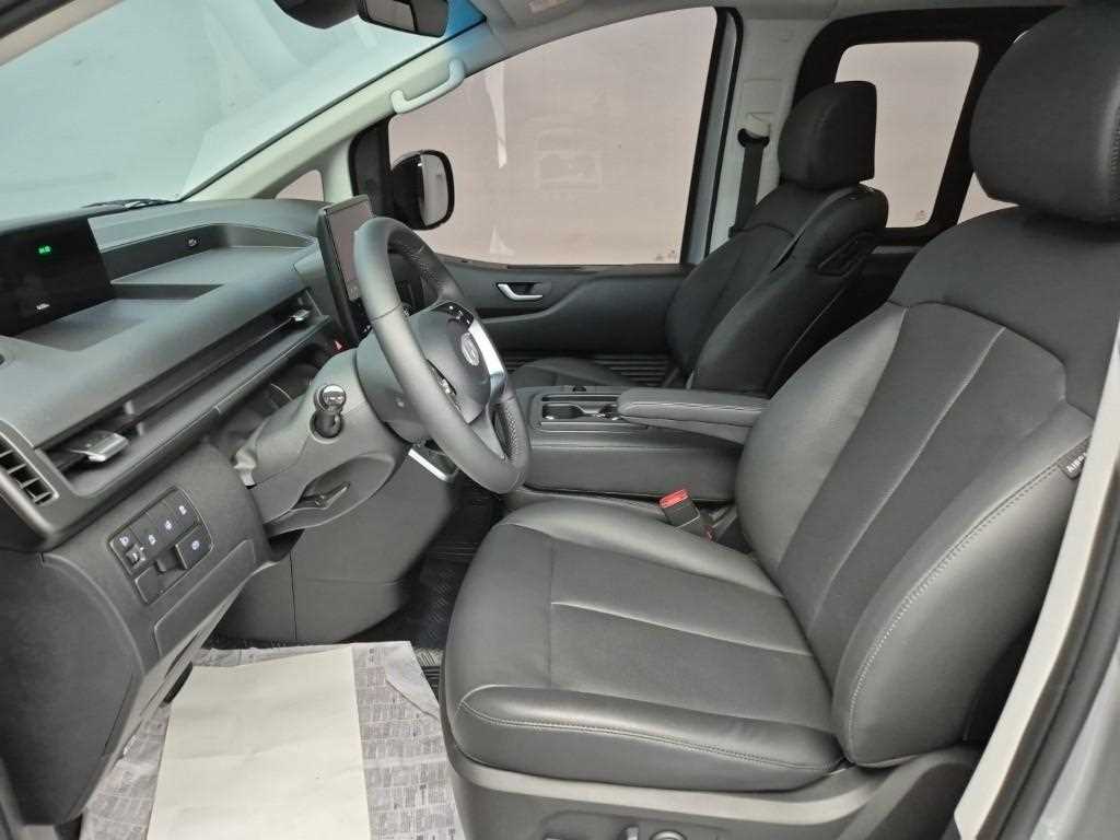 HYUNDAI Staria - Vista 11