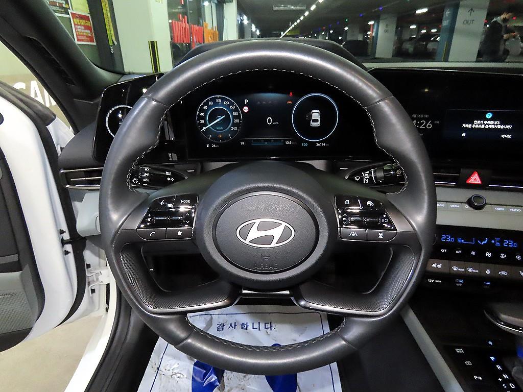 HYUNDAI Avante - Vista 8