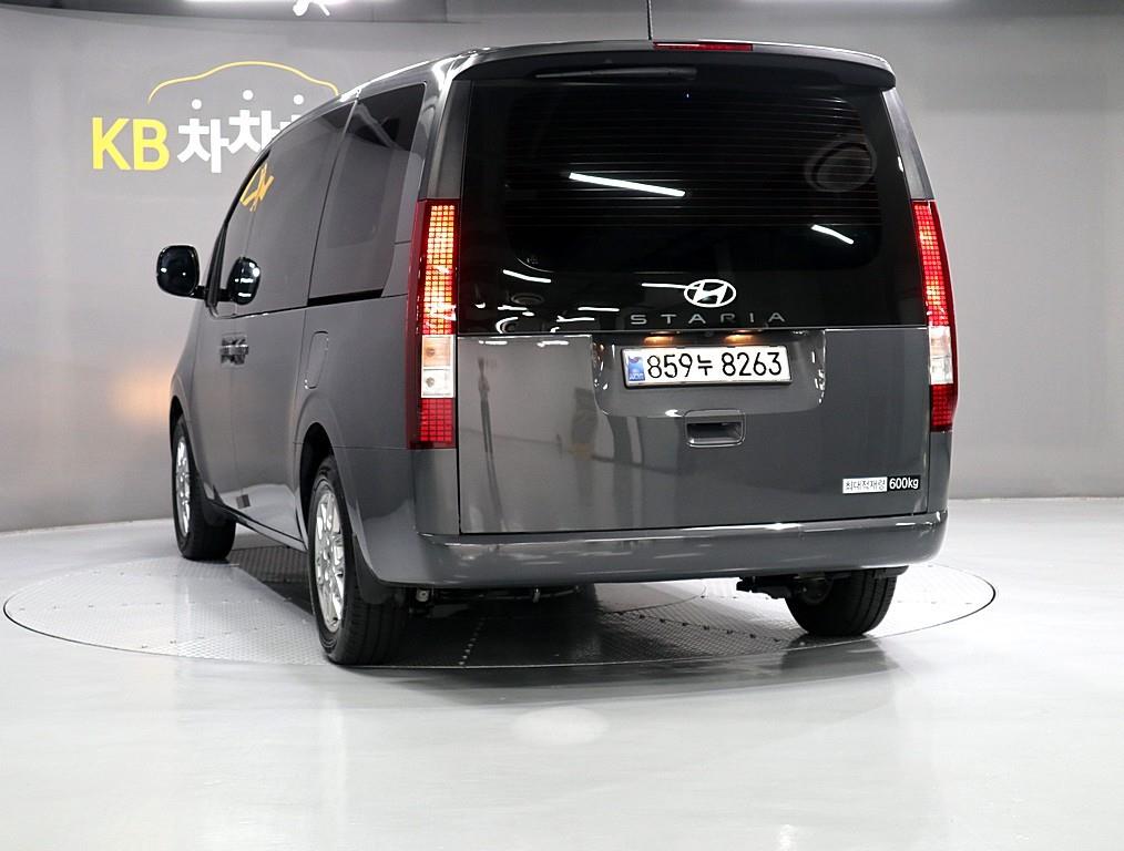 HYUNDAI Staria - Vista 4
