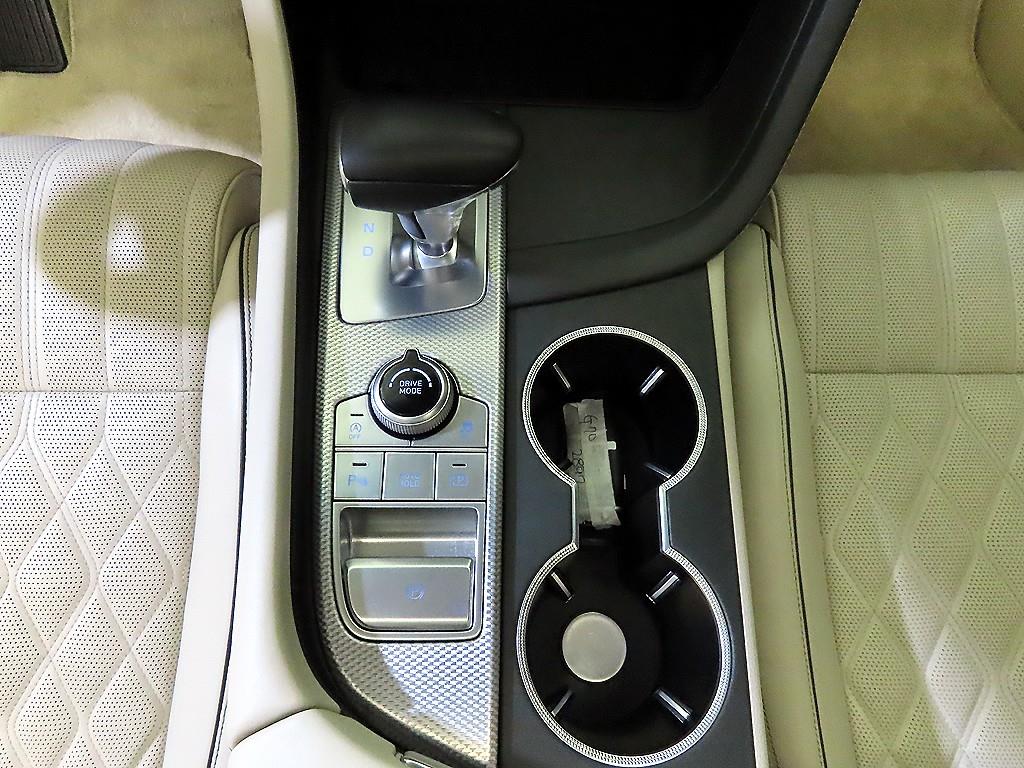 Genesis G70 - Vista 12