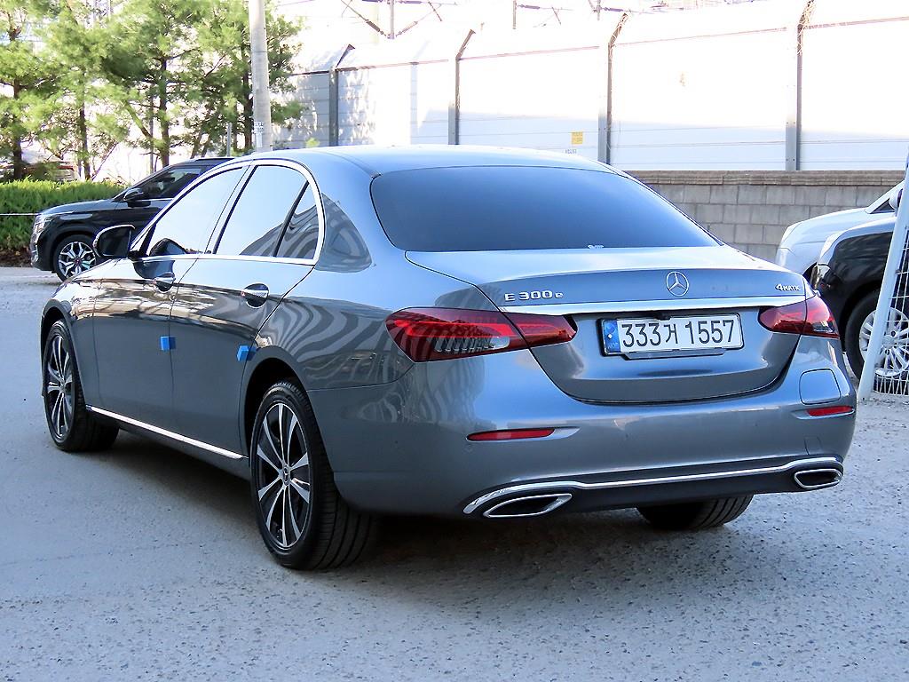 Mercedes Benz E class - Vista 3