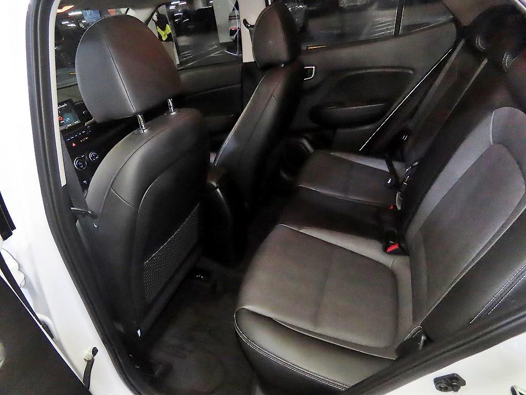 HYUNDAI Venue - Vista 7