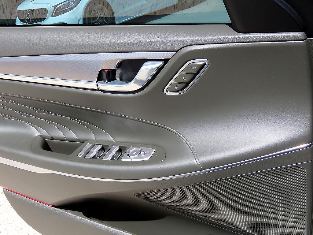 HYUNDAI Grandeur - Vista 11