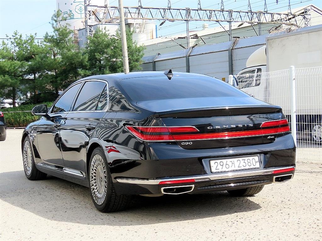 Genesis G90 - Vista 3