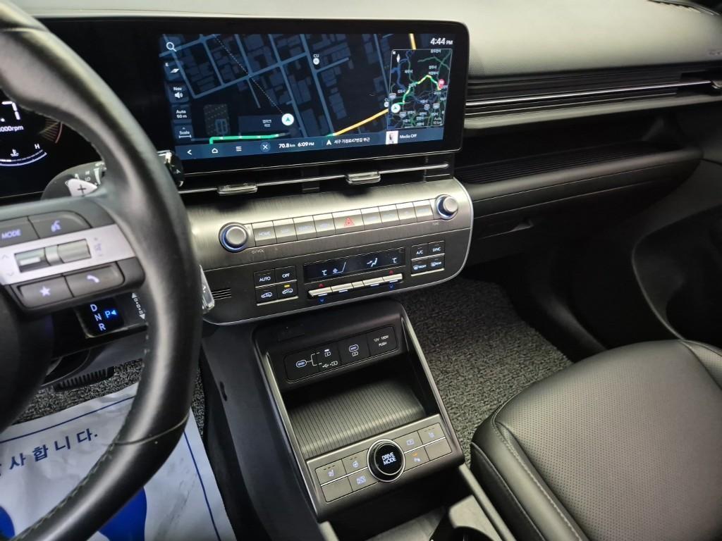 HYUNDAI Kona - Vista 10
