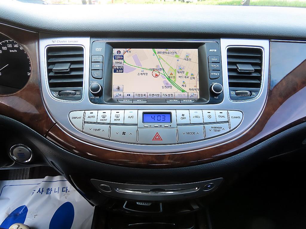 HYUNDAI Genesis - Vista 12