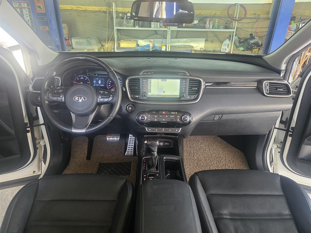 KIA Sorento - Vista 8